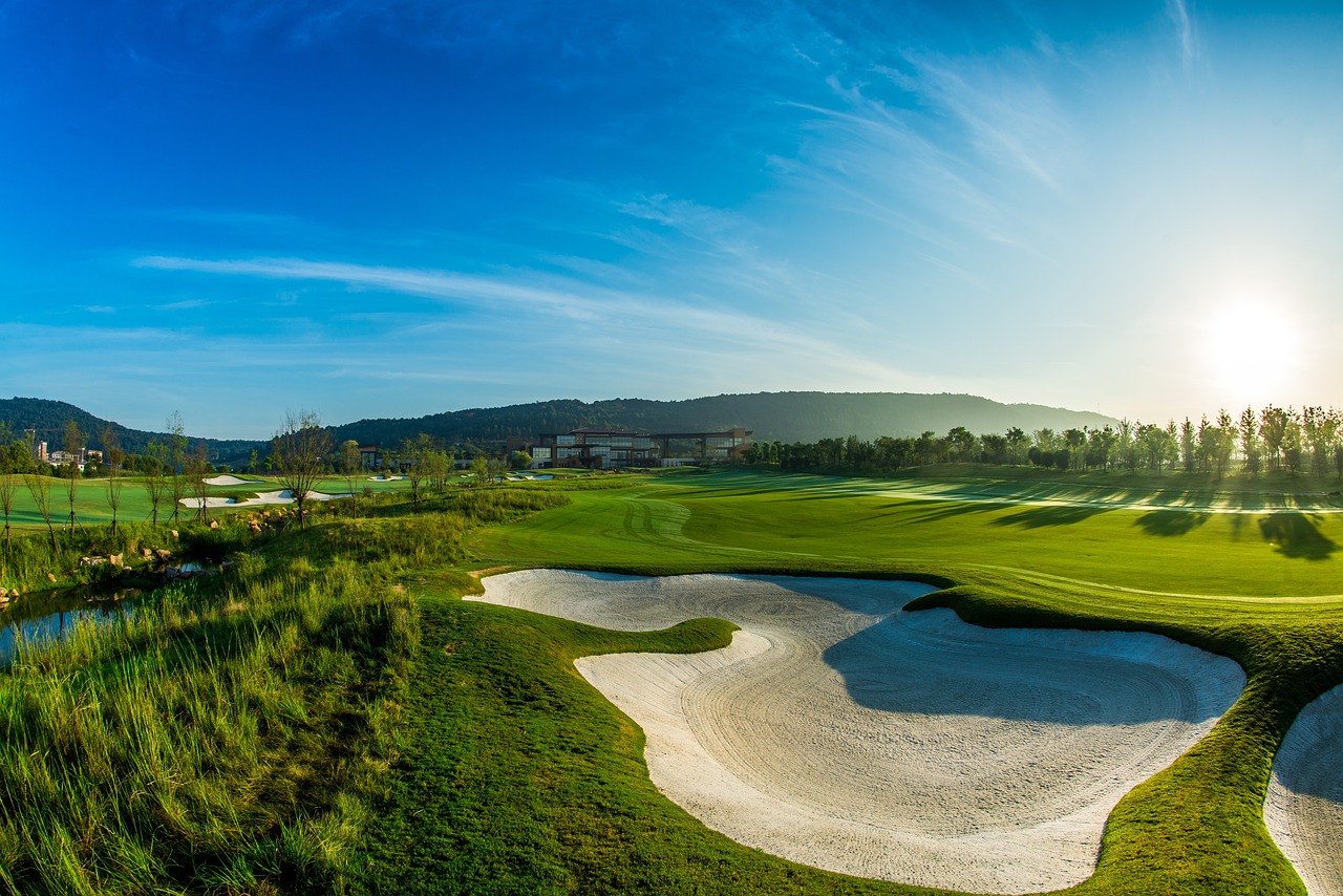 green, golf, blue sky-2480256.jpg